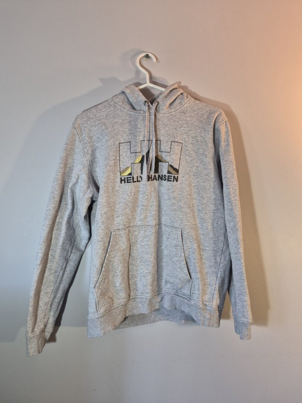 Helly Hansen grey Pullover Hoodie Size Medium